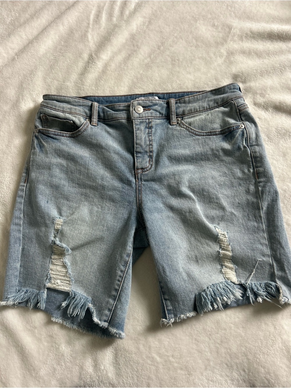 sofia by sofia vergara Light Blue Distressed Denim Bermuda Shorts Size 8